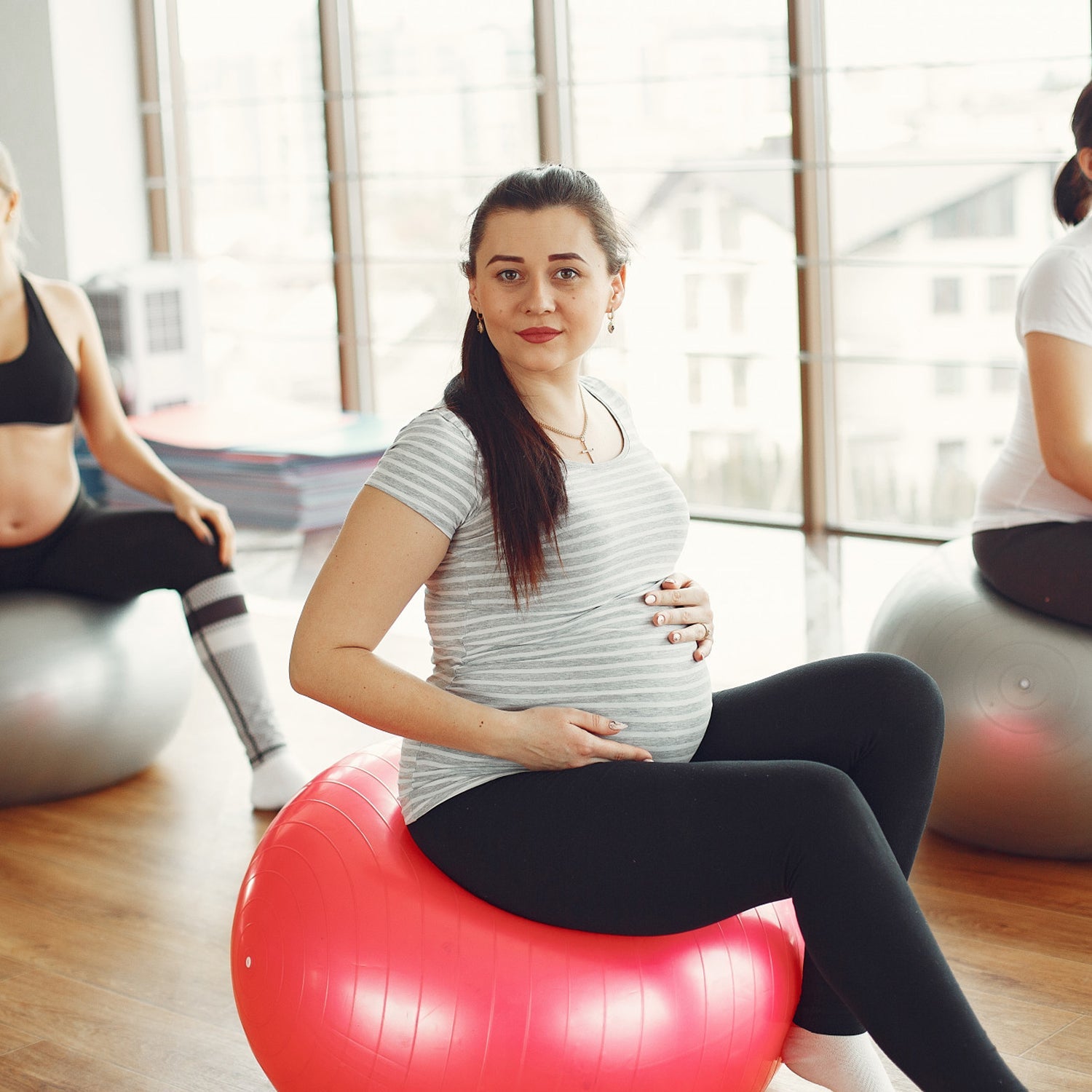 9091 Anti Burst 65 cm Exercise Ball with Inflation Pump, Non-Slip Gym Ball, for Yoga, Pilates, Core Training Exercises at Home and Gym- Suitable for Men and Women 9091 Anti Burst 65 cm Exercise Ball with Inflation Pump, Non-Slip Gym Ball, for Yoga, Pilates, Core Training Exercises at Home and Gym- Suitable for Men and Women